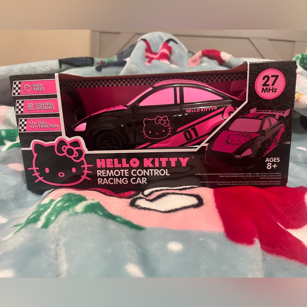 Hello kitty race car